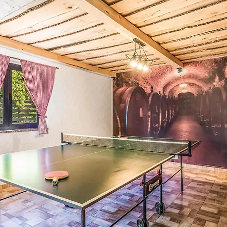 Holiday home 4 Bedroom Awesome In