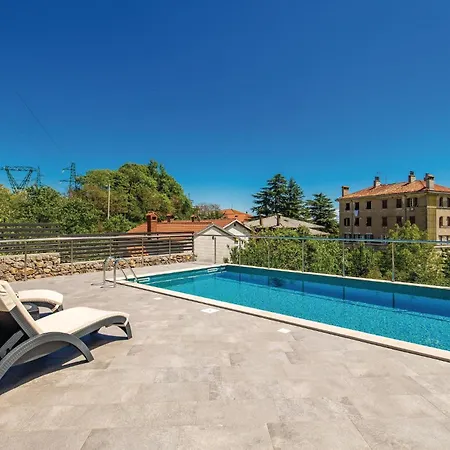 4 Bedroom Awesome In Holiday home *