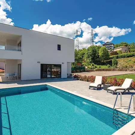 Holiday home 4 Bedroom Awesome In *