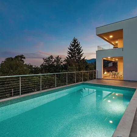 4 Bedroom Awesome In Holiday home Matulji