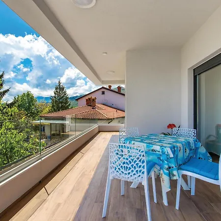 4 Bedroom Awesome In Holiday home *
