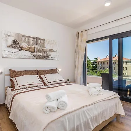 4 Bedroom Awesome In *